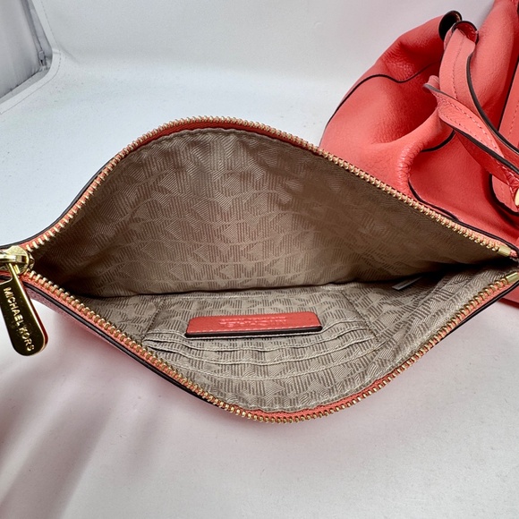 Michael Kors Mae Large Reversible Tote Bag - Picture 11 of 11